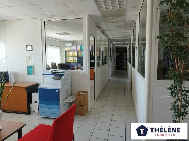 Office in Lattes for lease - Interior Photo - Image 3 of 6