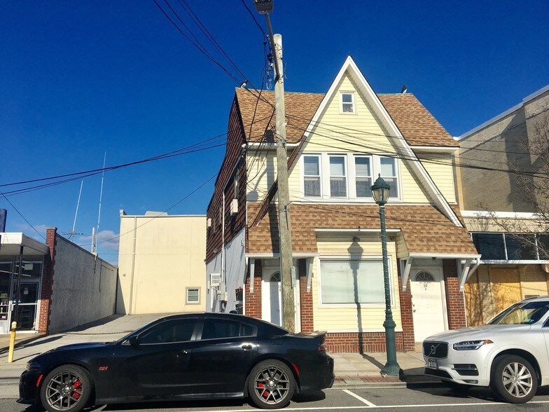 5052 Main St, East Rockaway, NY 11518