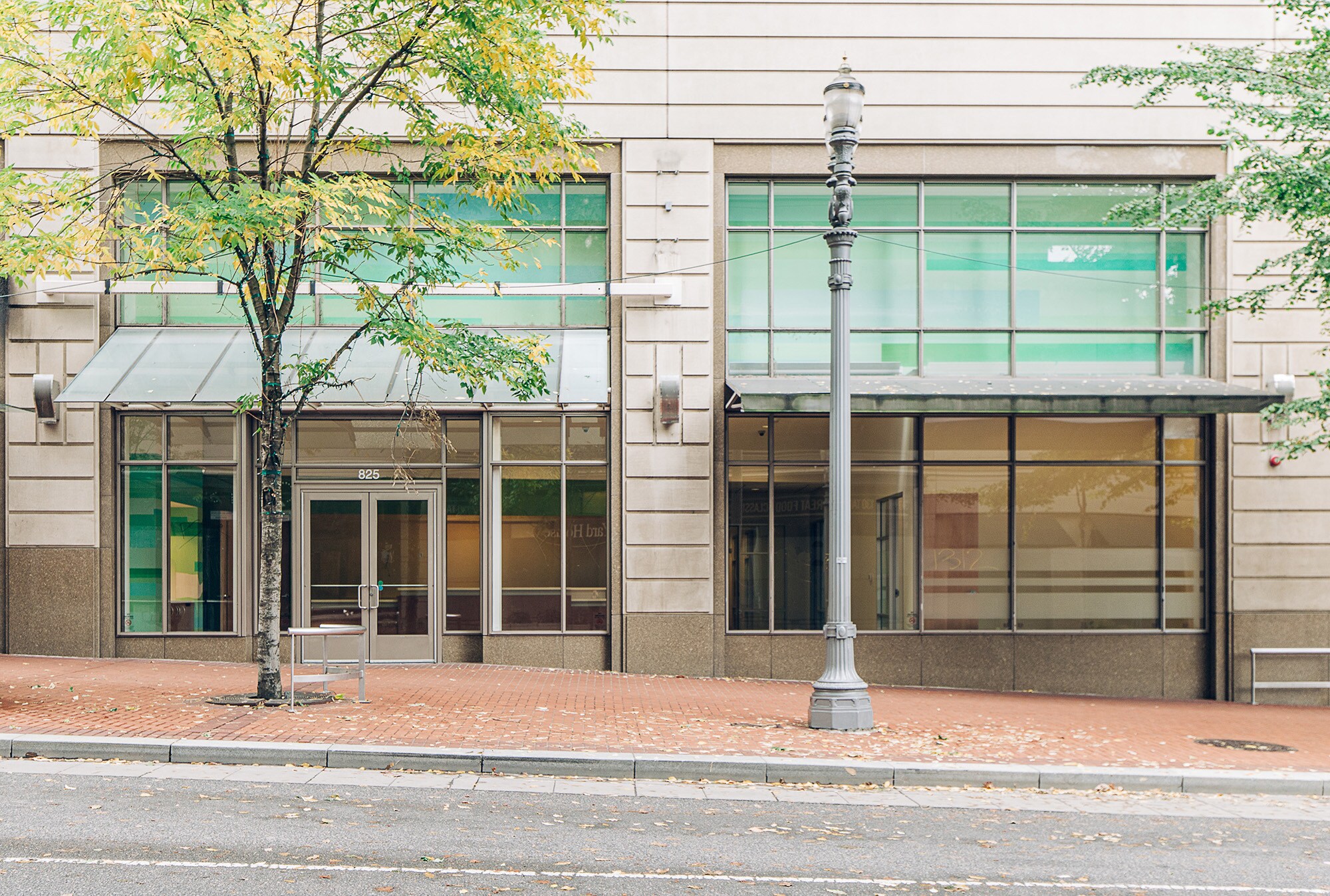 825 SW 5th Ave, Portland, OR for lease Building Photo- Image 1 of 5