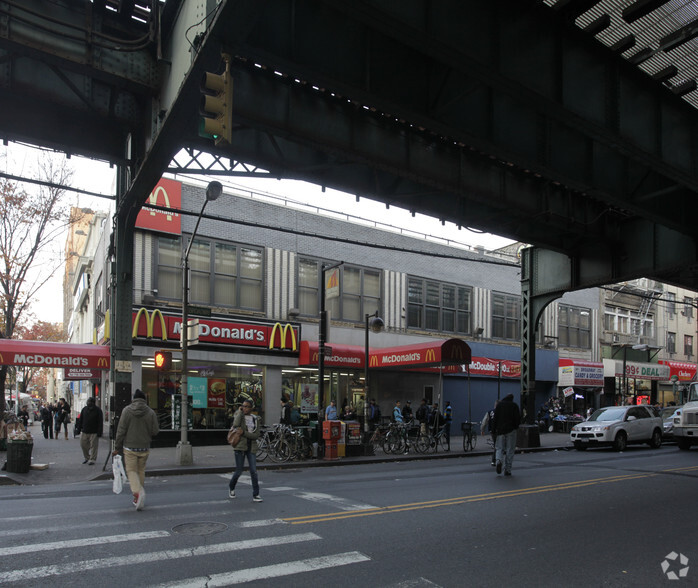 267 Broadway, Brooklyn, NY for lease - Primary Photo - Image 1 of 2