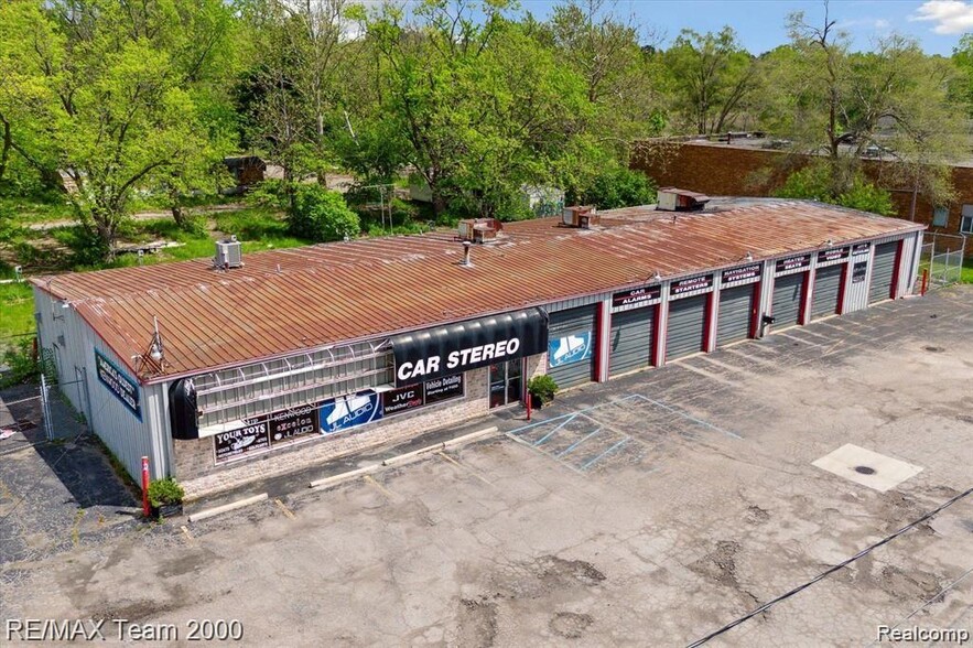 2833 S Dort Hwy, Flint, MI for sale - Primary Photo - Image 1 of 5