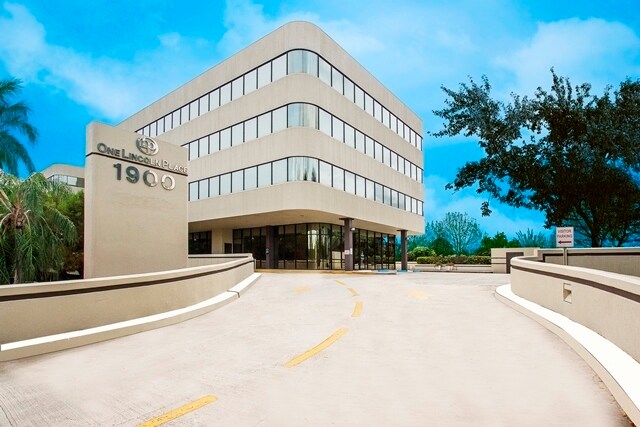 1900 Glades Rd, Boca Raton, FL for lease Building Photo- Image 1 of 4