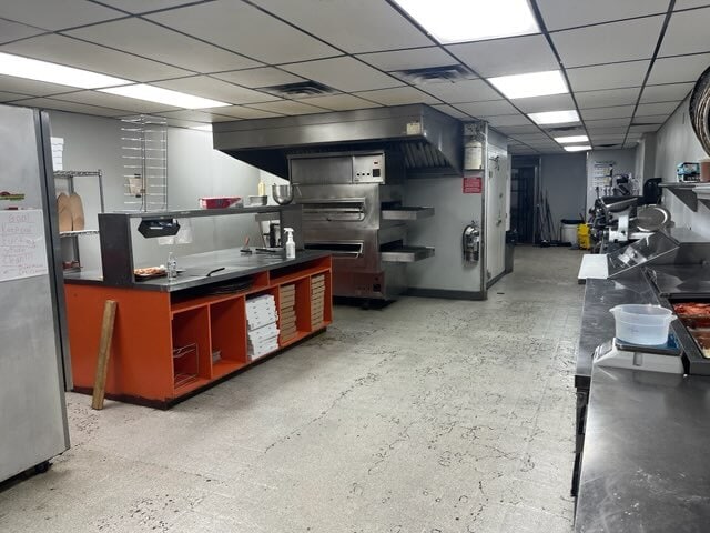 41701-41911 Garfield Rd, Clinton Township, MI 48038 - Unit 41831 -  - Interior Photo - Image 1 of 7