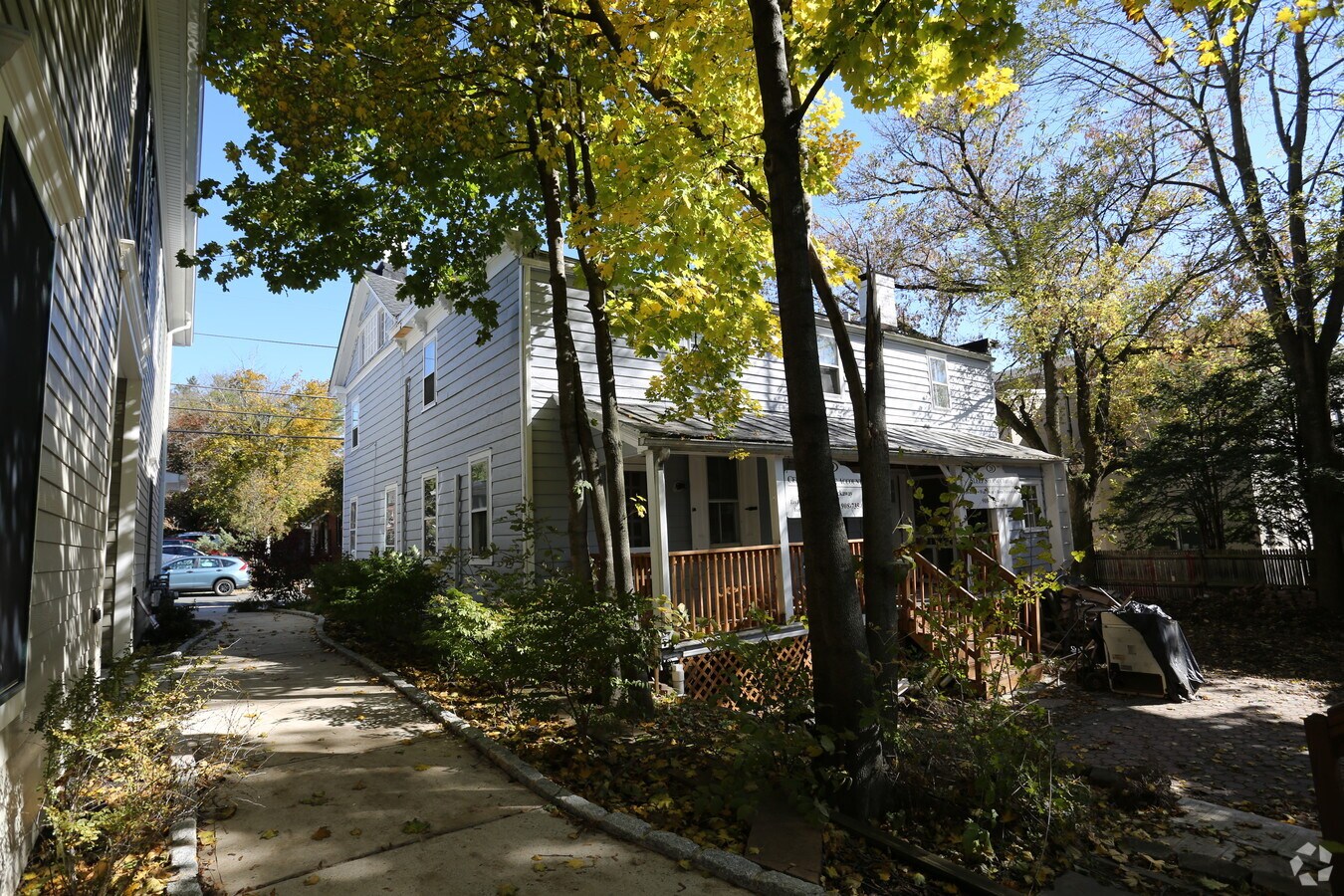 20 Leigh St, Clinton, NJ 08809