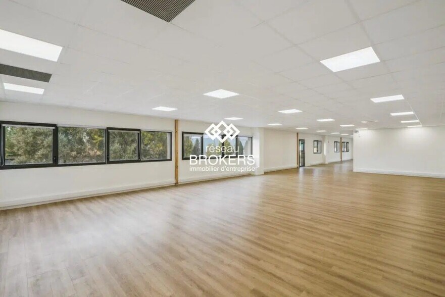 Industrial in Avignon for lease - Interior Photo - Image 2 of 5