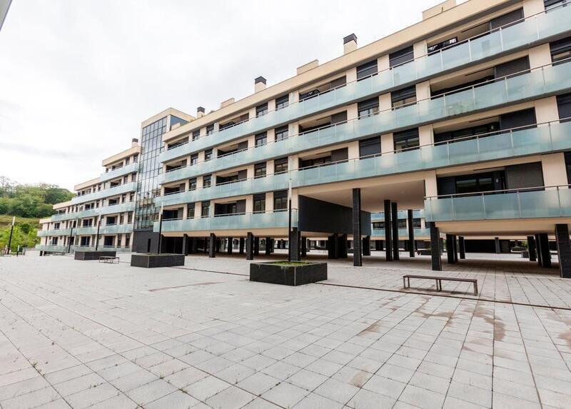 Calle Tapia de Casariego, Oviedo, Asturias for sale - Building Photo - Image 3 of 12