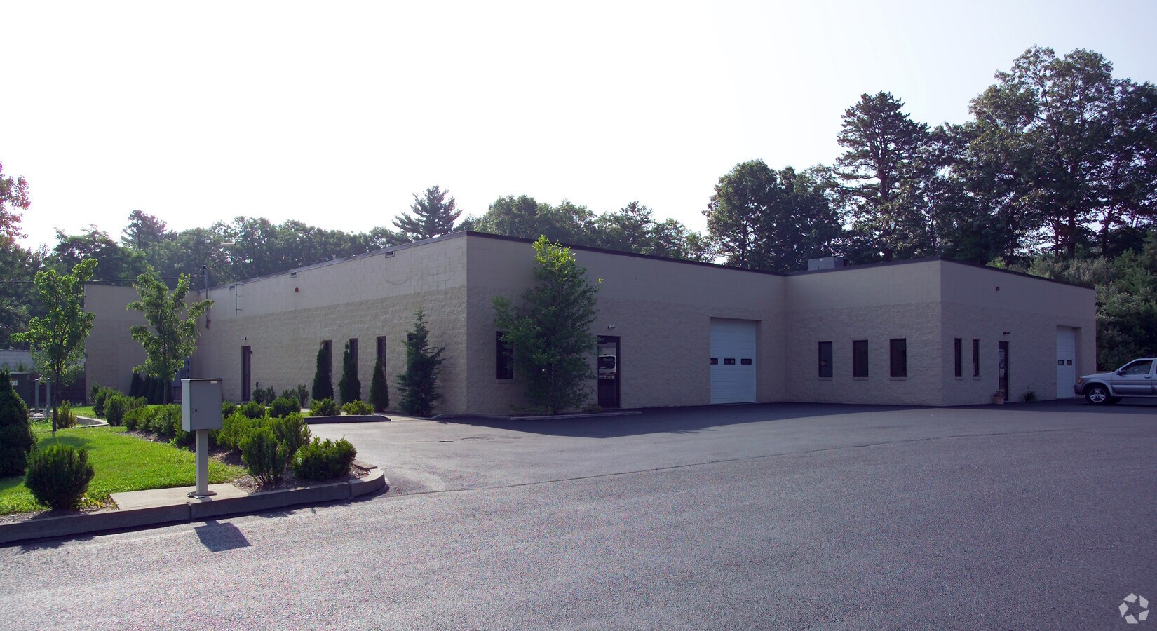 34 Lark Industrial Pky, Greenville, RI 02828