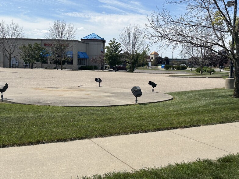 1740 Park Ave, Plover, WI for sale - Building Photo - Image 2 of 7