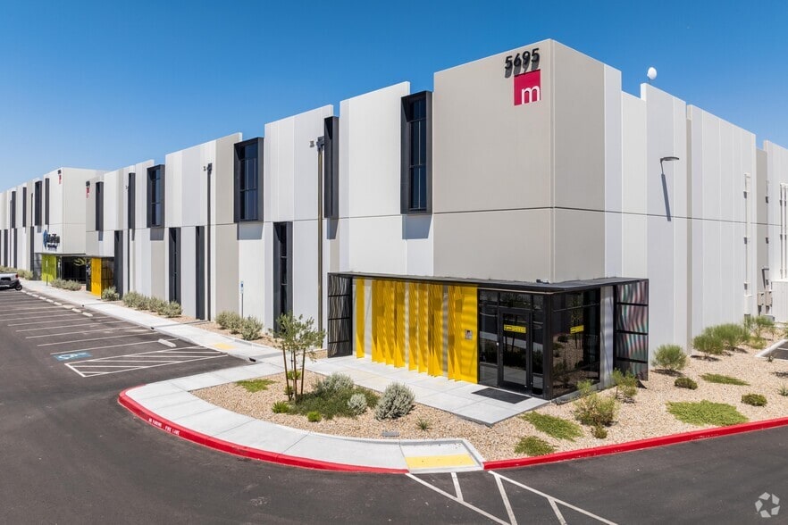 5695 E North Belt Rd, Las Vegas, NV for lease - Primary Photo - Image 1 of 7
