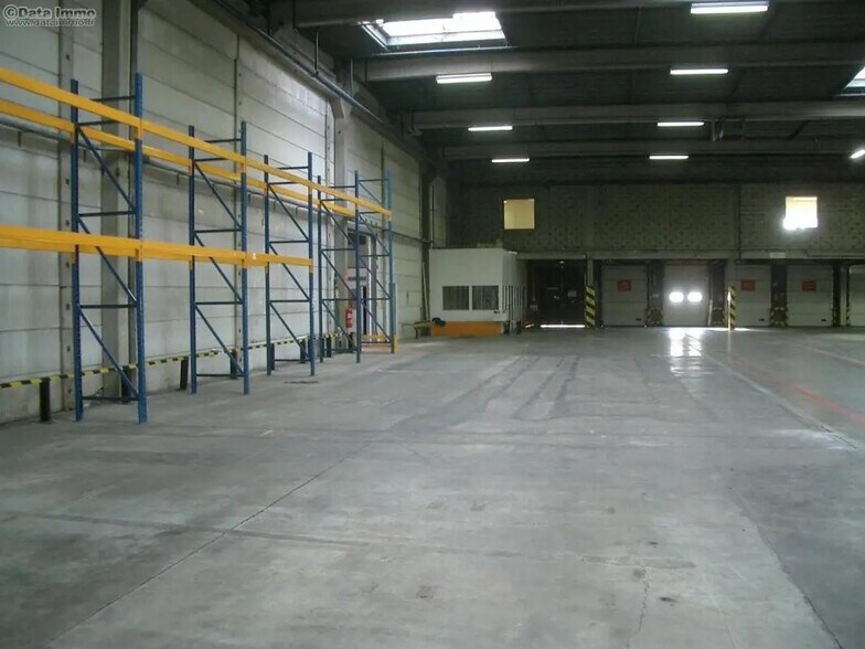 Industrial in Wissous for lease - Building Photo - Image 3 of 11