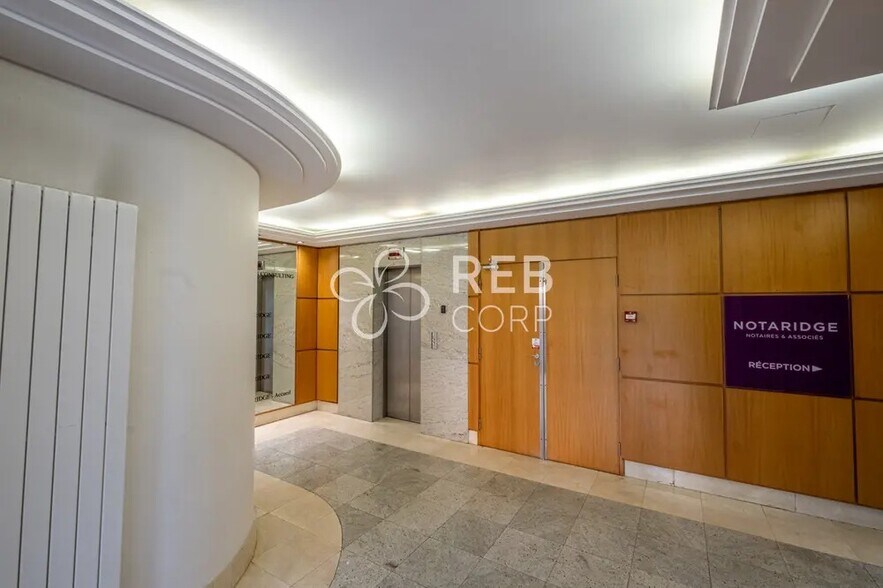 11 Place Du General Leclerc, Levallois-Perret for lease - Lobby - Image 3 of 3