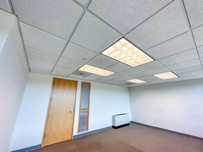 1805 S Bellaire St, Denver, CO for lease Interior Photo- Image 2 of 5