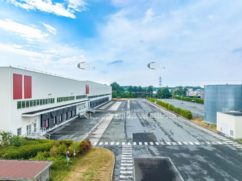 Industrial in Toufflers for lease - Building Photo - Image 2 of 10