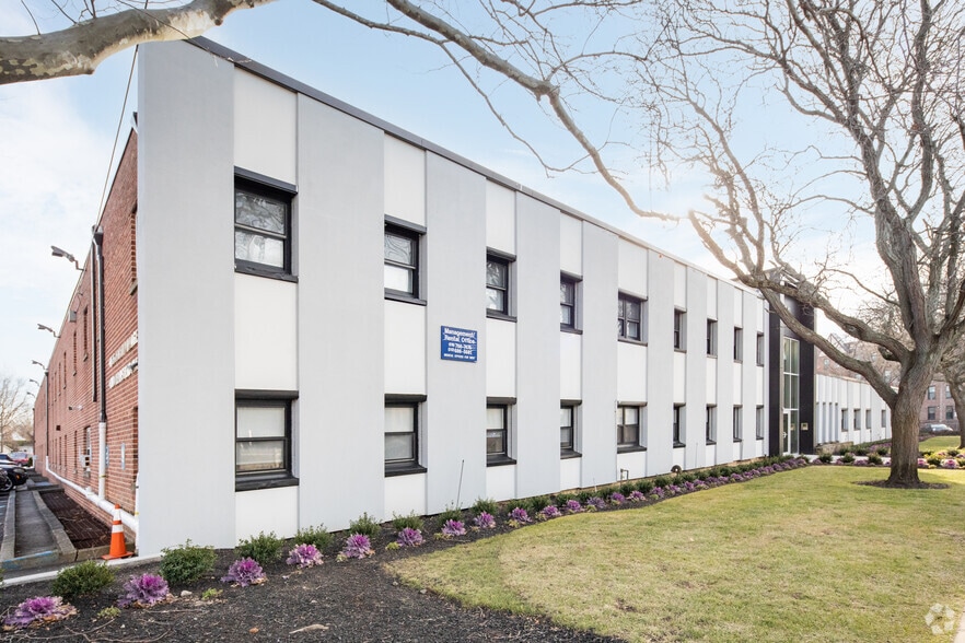 165 N Village Ave, Rockville Centre, NY for lease - Building Photo - Image 3 of 21