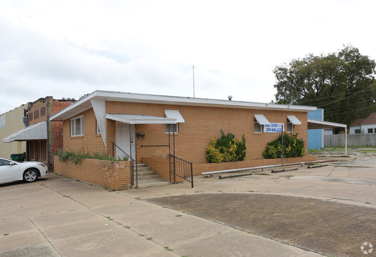 212 W Commerce St, Eastland, TX 76448