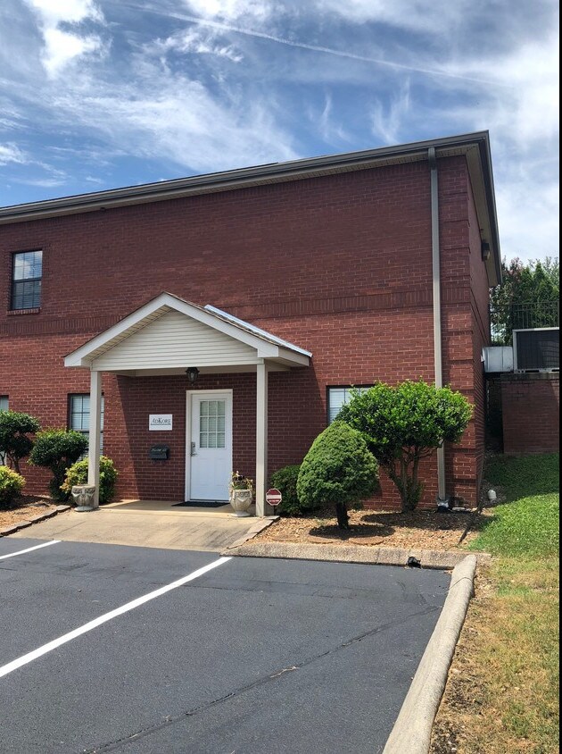 6441 Bonny Oaks Dr, Chattanooga, TN 37416