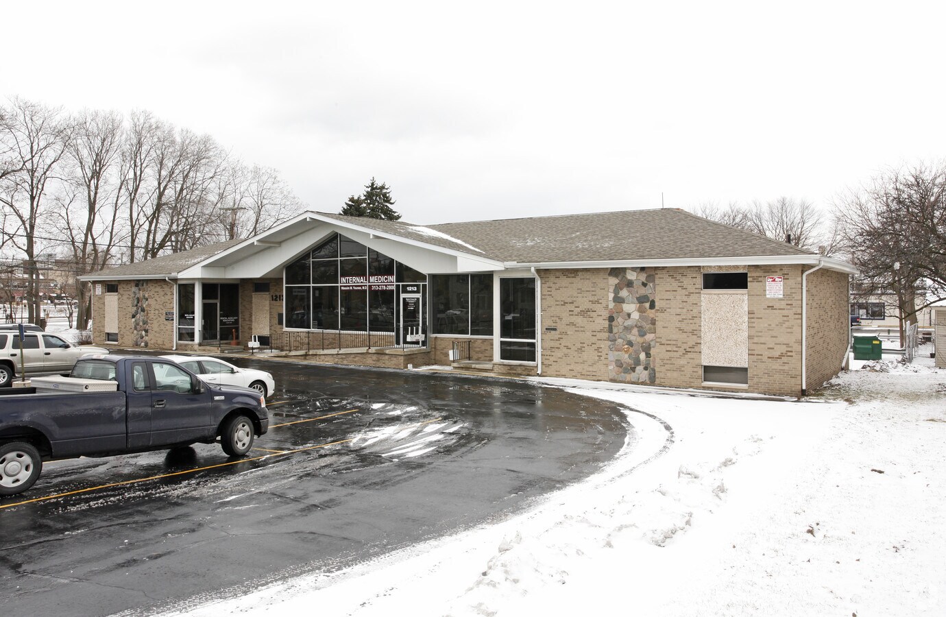 1213 Mason St, Dearborn, MI 48124