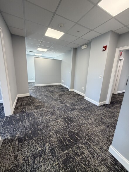 670 Boston Post Rd, Madison, CT for lease - Building Photo - Image 3 of 11
