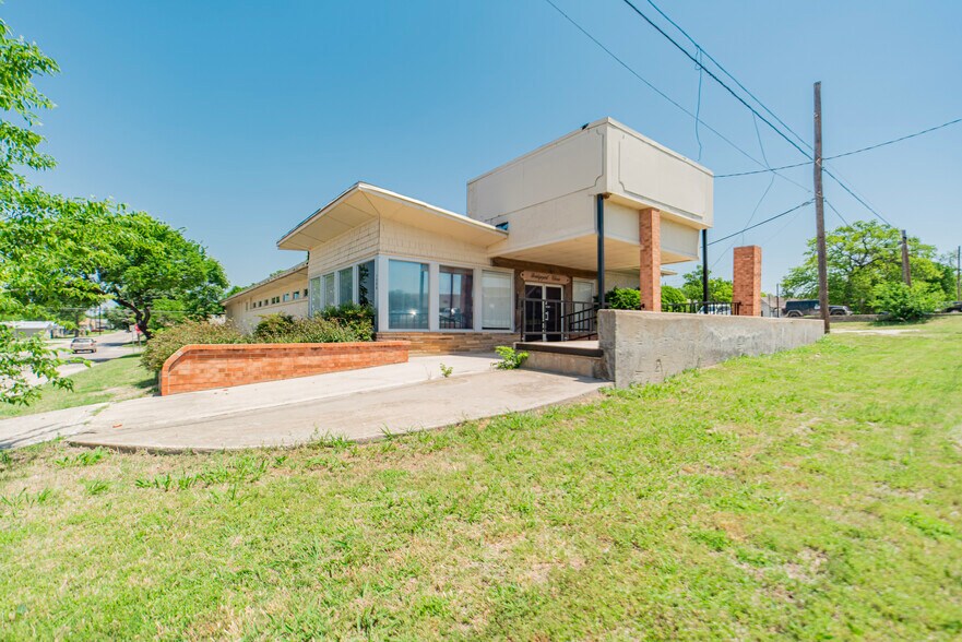 1306 13th St, Bridgeport, TX for sale - Primary Photo - Image 1 of 1