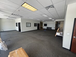 8014 Lower Sacramento Rd, Stockton, CA for lease Interior Photo- Image 2 of 2