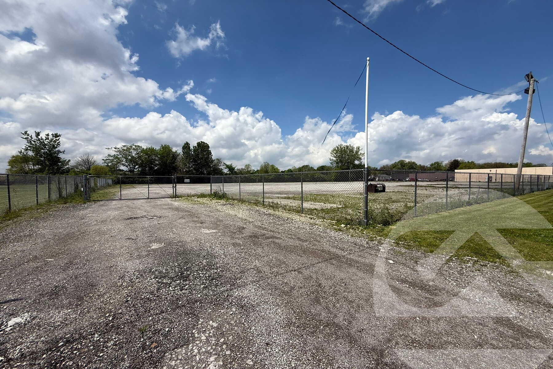 5105 Tractor Rd, Toledo, OH for lease Building Photo- Image 1 of 4