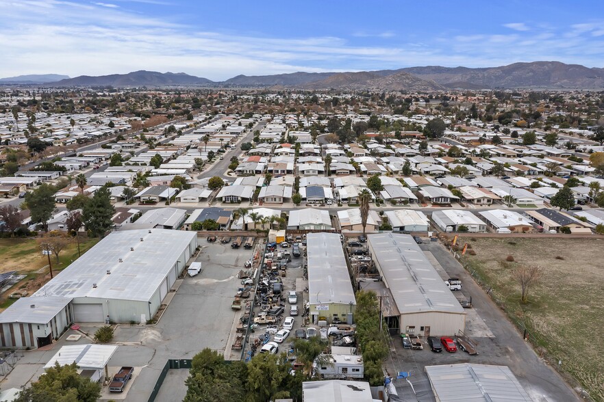 571 N Palm Ave, Hemet, CA for sale - Building Photo - Image 2 of 20