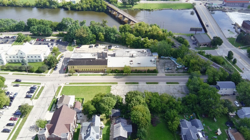 340 N Franklin St, Janesville, WI for sale - Building Photo - Image 3 of 10