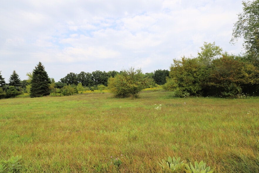Charter Dr, Flint, MI for sale - Building Photo - Image 3 of 18