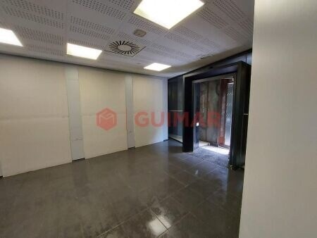 Retail in Barcelona, Barcelona for lease Interior Photo- Image 1 of 8