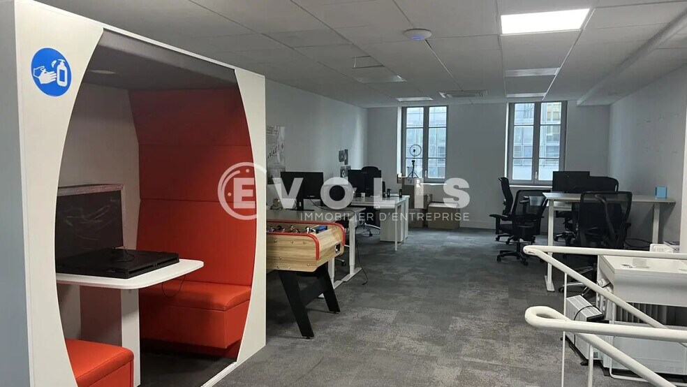Office in Paris for lease - Interior Photo - Image 2 of 5
