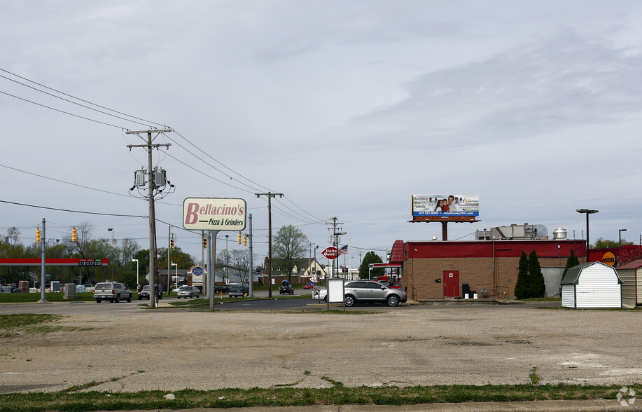 1834 E Michigan Rd, Shelbyville, IN for lease - Primary Photo - Image 1 of 2