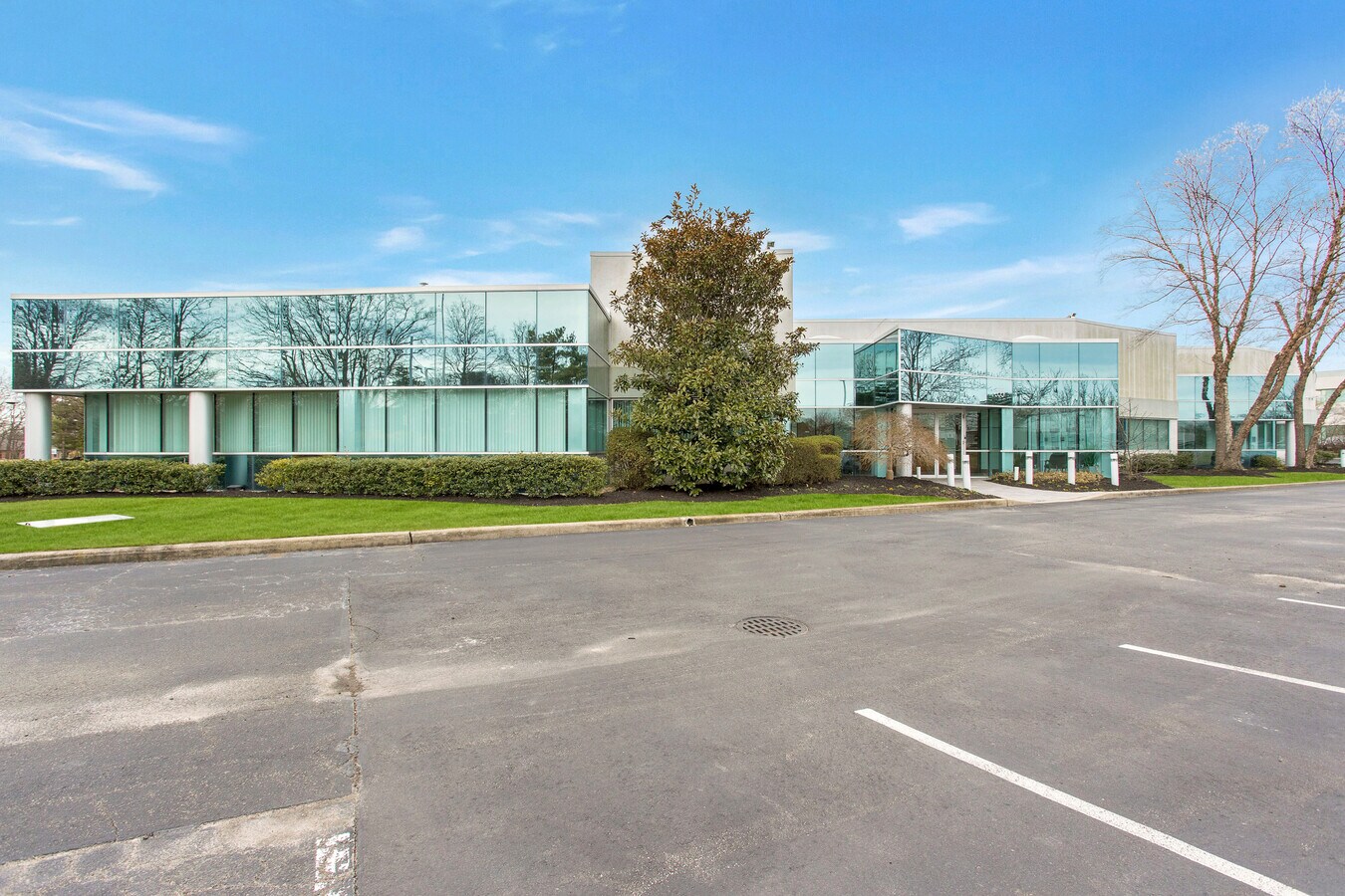 555 Wireless Blvd, Hauppauge, NY 11788 Flex for Sale