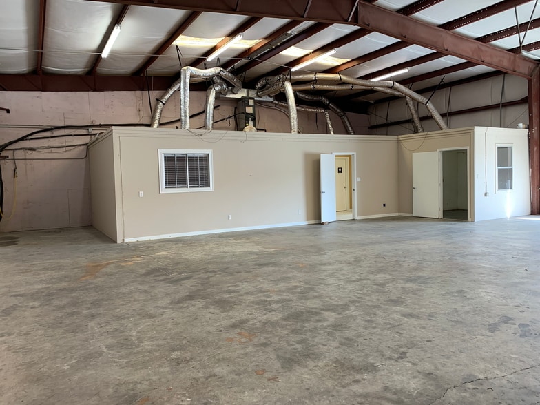 615-629 Leago St, Houston, TX for lease - Building Photo - Image 3 of 5