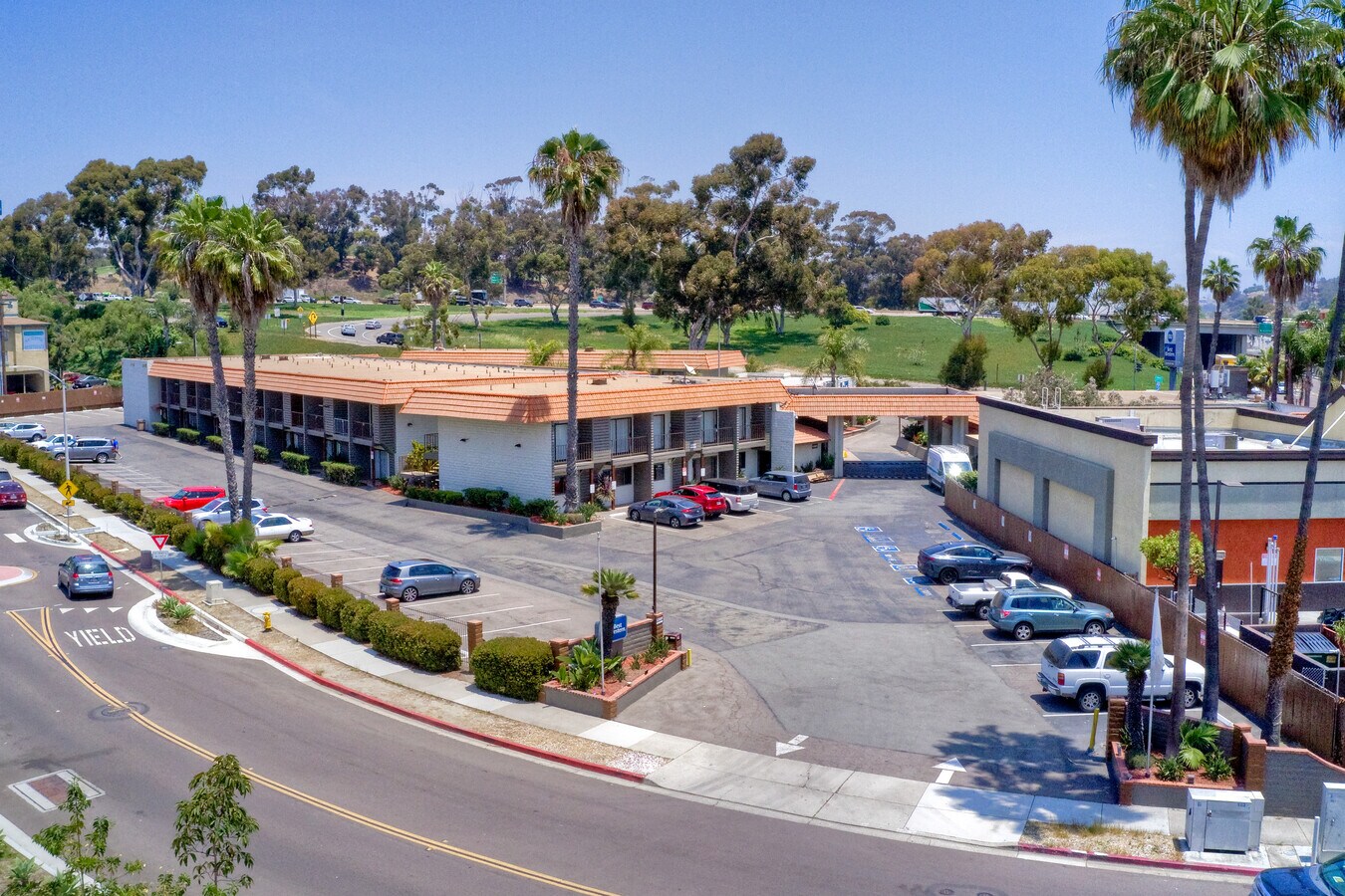 1680 Oceanside Blvd, Oceanside, CA 92054