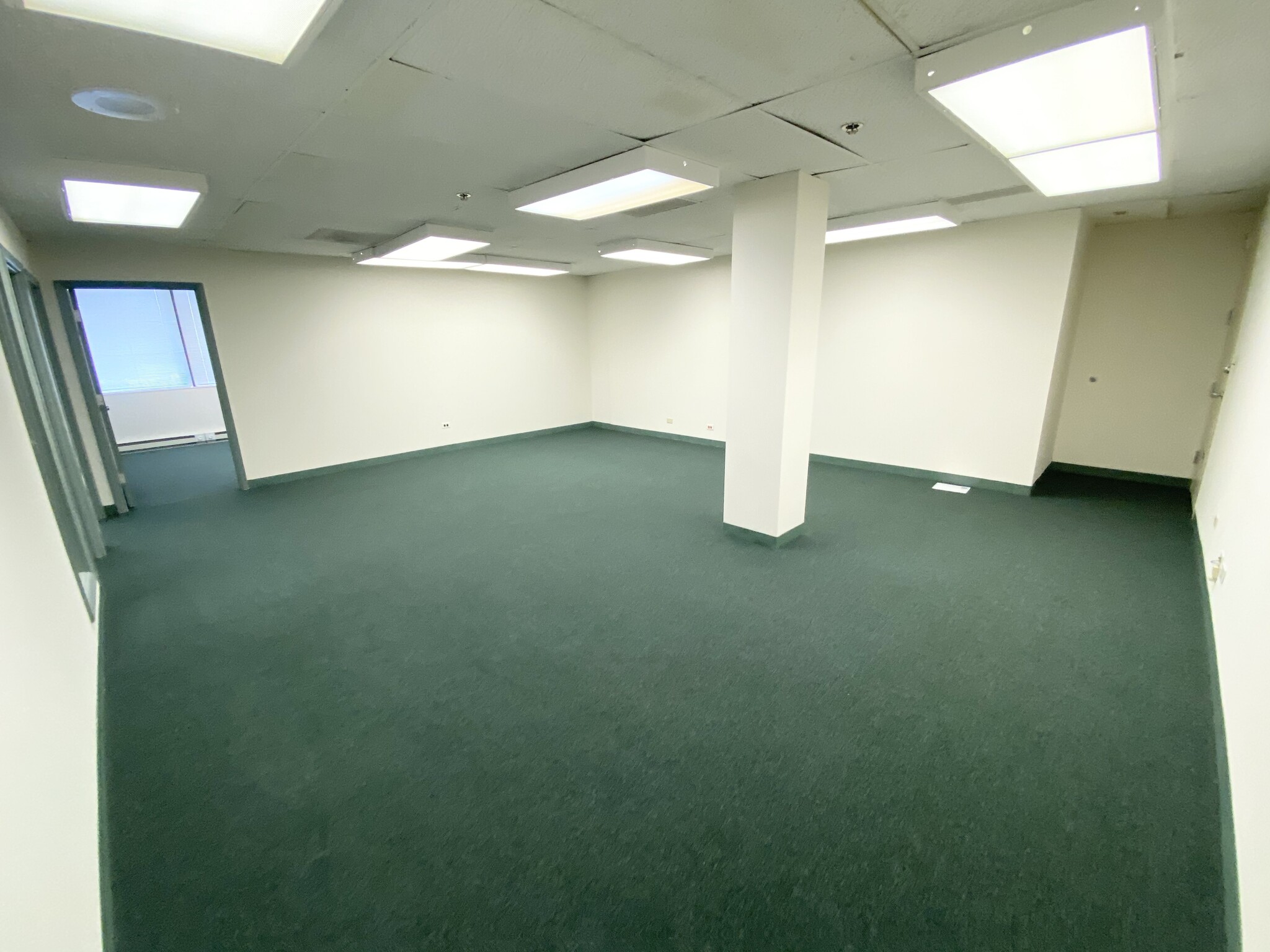 6200 N Hiawatha Ave, Chicago, IL for lease Interior Photo- Image 1 of 4