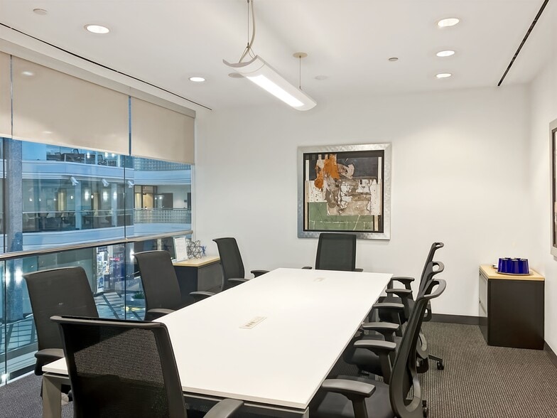 1910-1920 Yonge St, Toronto, ON for lease - Interior Photo - Image 1 of 6