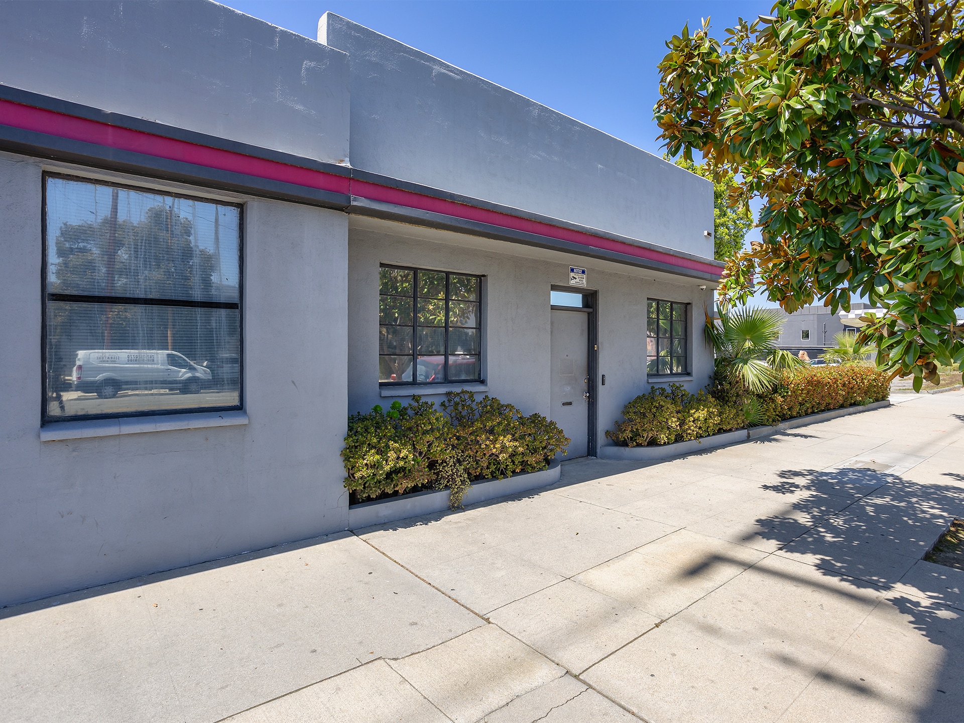 1812 Victory Blvd, Glendale, CA for sale Building Photo- Image 1 of 42