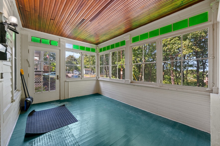 Troy Multi-Family Portfolio portfolio of 3 properties for sale on LoopNet.com - Building Photo - Image 3 of 32