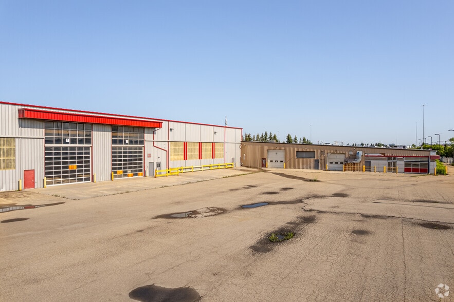 7720 17 St NW, Edmonton, AB for lease - Primary Photo - Image 1 of 4