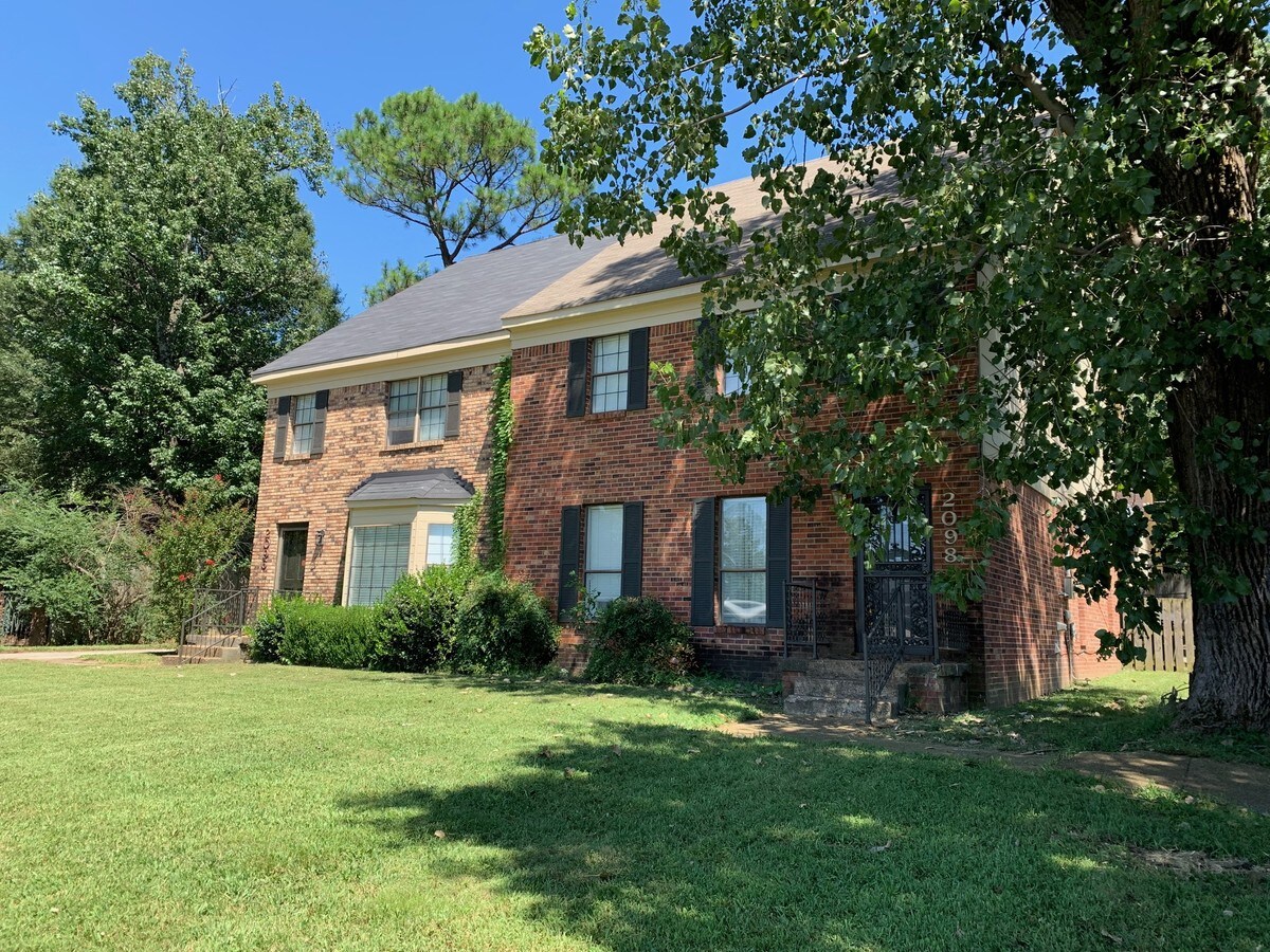 2096 Ridgeway Rd, Memphis, TN 38119