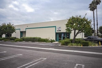 6400-6405 Independence Ave, Woodland Hills, CA for lease Interior Photo- Image 1 of 1