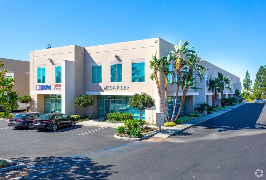 335 N Puente St, Brea, CA for lease - Primary Photo - Image 2 of 3