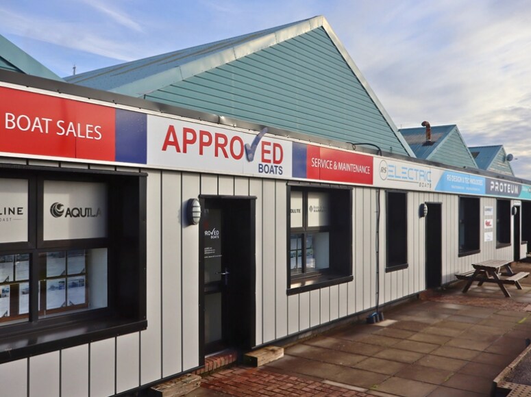 Spearfish Rd, Southampton for lease Primary Photo- Image 1 of 3