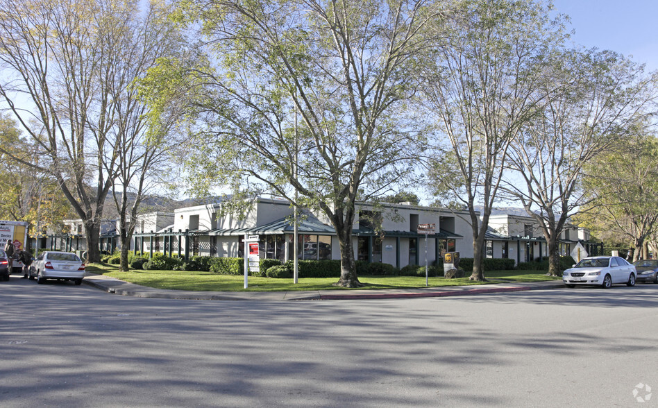 14 Commercial Blvd, Novato, CA for lease - Primary Photo - Image 1 of 3