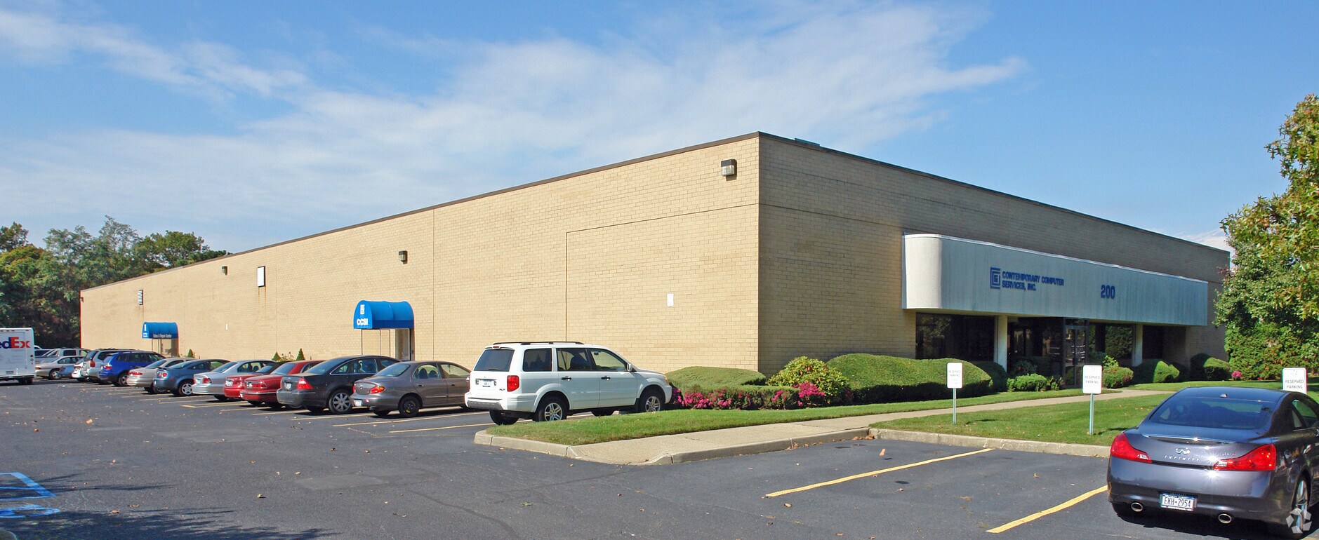 200 Knickerbocker Ave, Bohemia, NY 11716