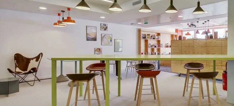 Coworking Space in Paris for lease Interior Photo- Image 1 of 2