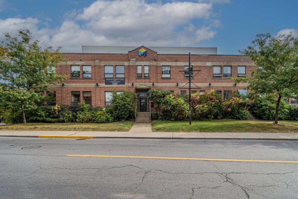 454 Av Beaumont, Montréal, QC for lease Building Photo- Image 1 of 5