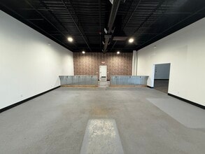 2600 Middletown Commons, White Hall, WV for lease Interior Photo- Image 1 of 7