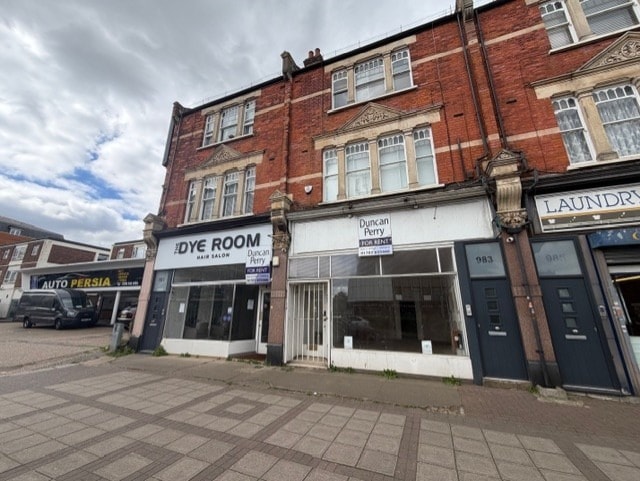 981 High Rd, London for lease - Building Photo - Image 2 of 4