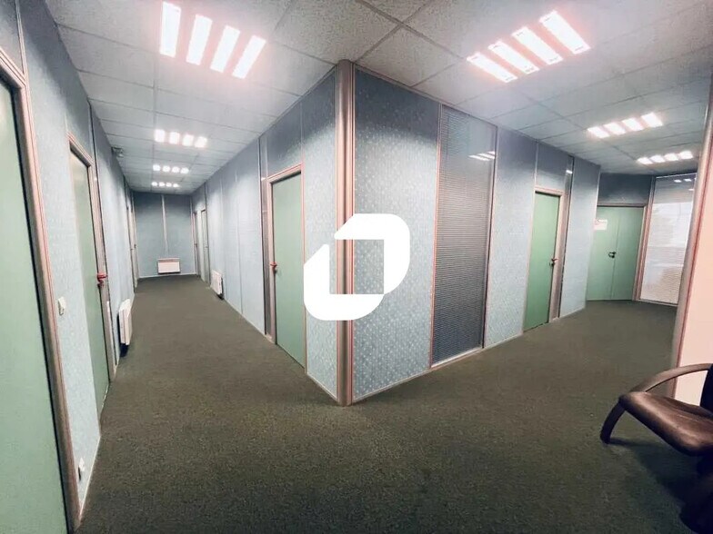 Office in Grigny for sale - Interior Photo - Image 2 of 11